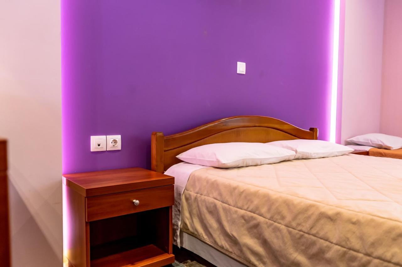 Telis Hotel Aigio Bagian luar foto