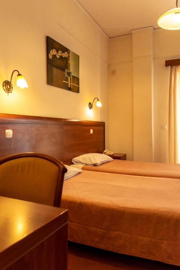 Telis Hotel Aigio Bagian luar foto